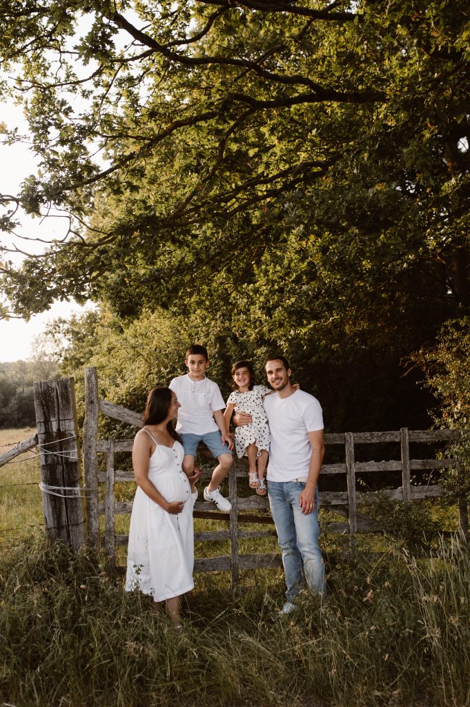 Shooting photo de famille à la campagne 