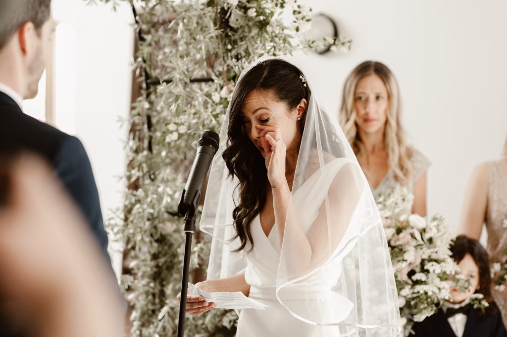 Emotion de la mariée pendant son discours