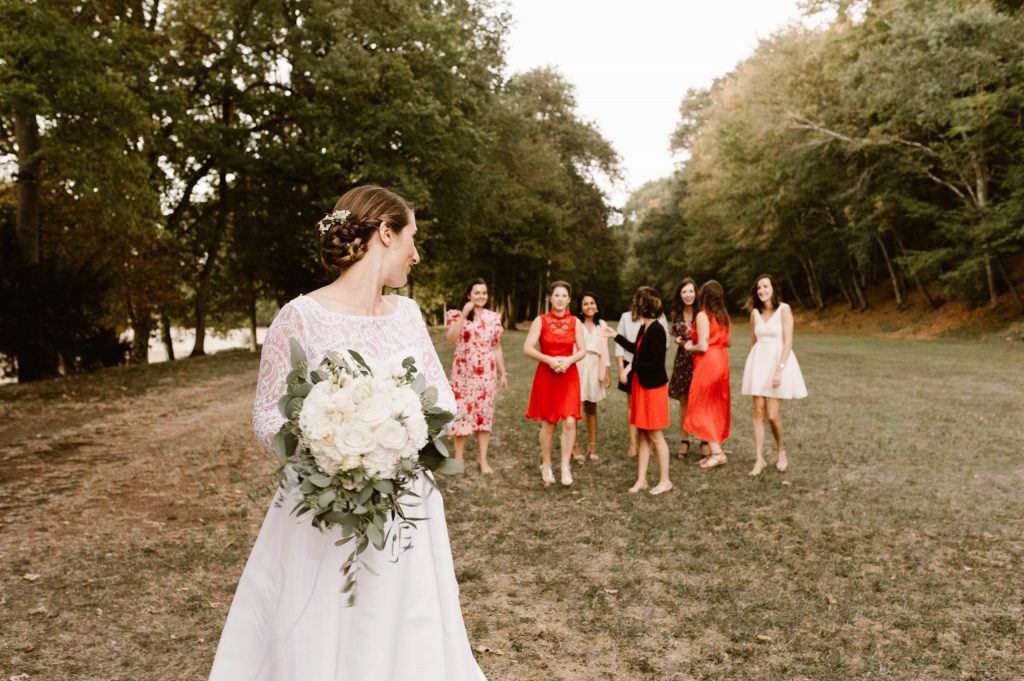 Le lancer du bouquet de la mariée