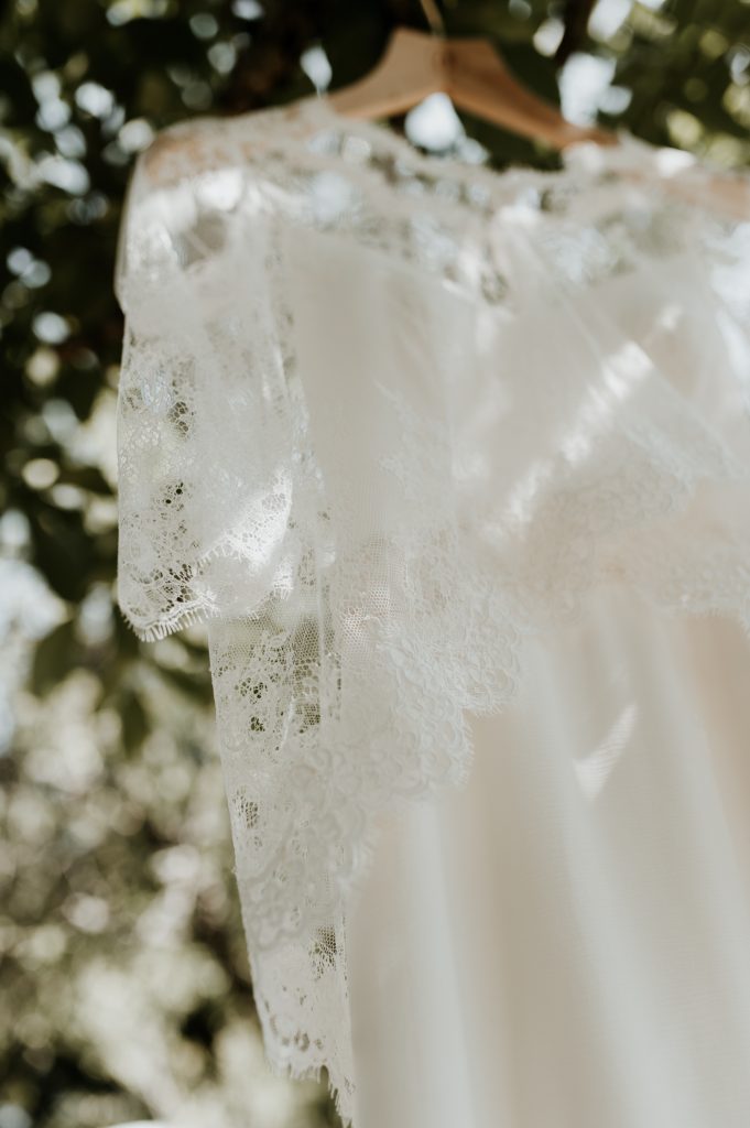 Détail de la robe de mariée