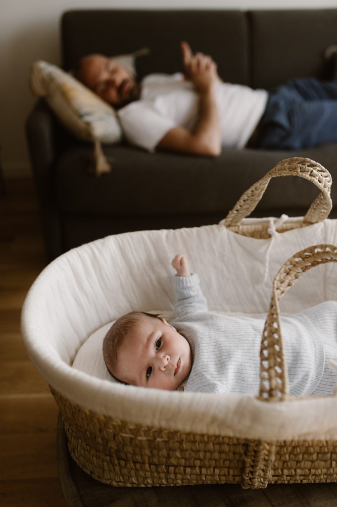 Bébé dans son couffin