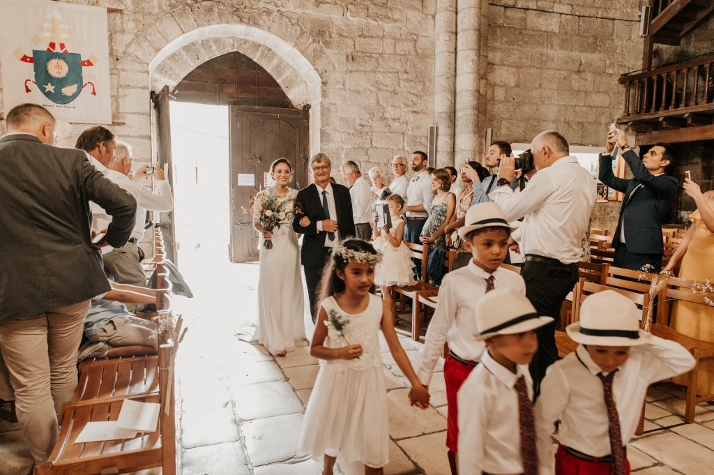 Entrée de la mariée au bras de son père