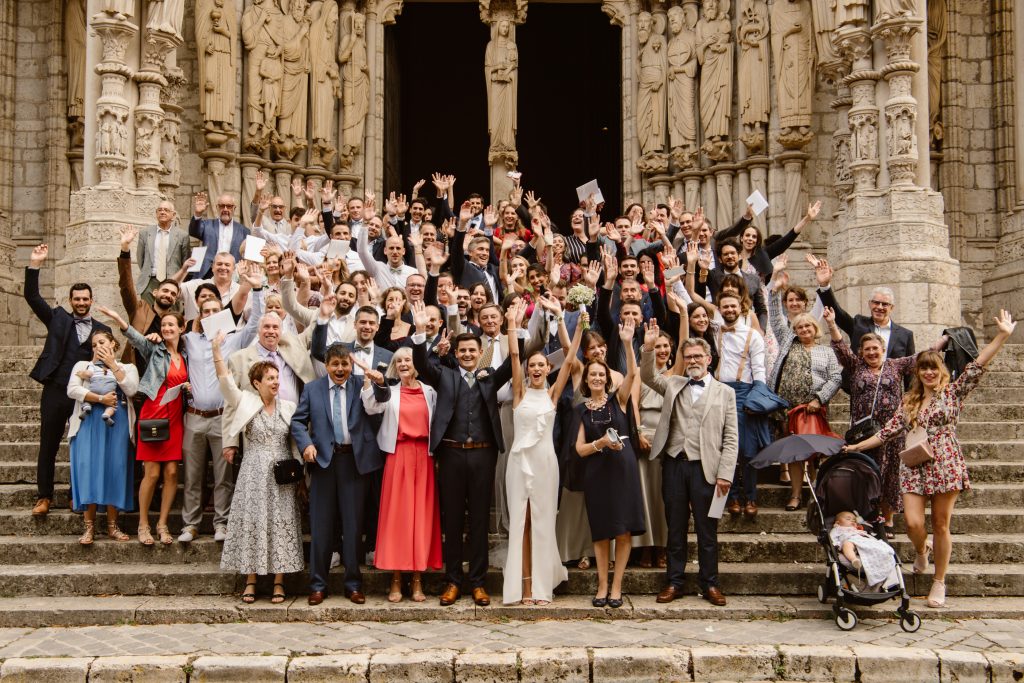 mariage cathédrale de chartres photo de groupe